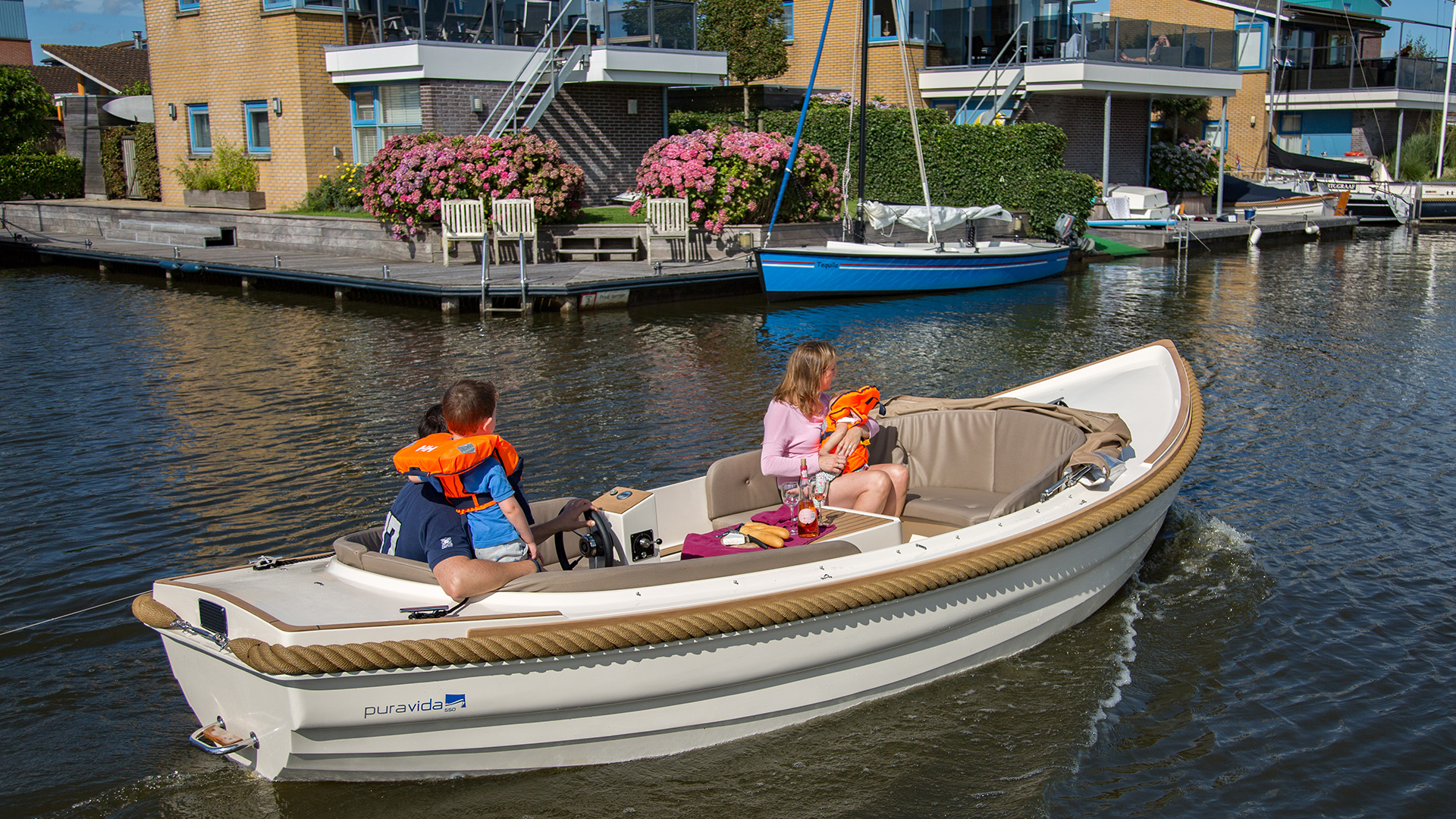 1. Hoora Yachts – Pura Vida Gallerij