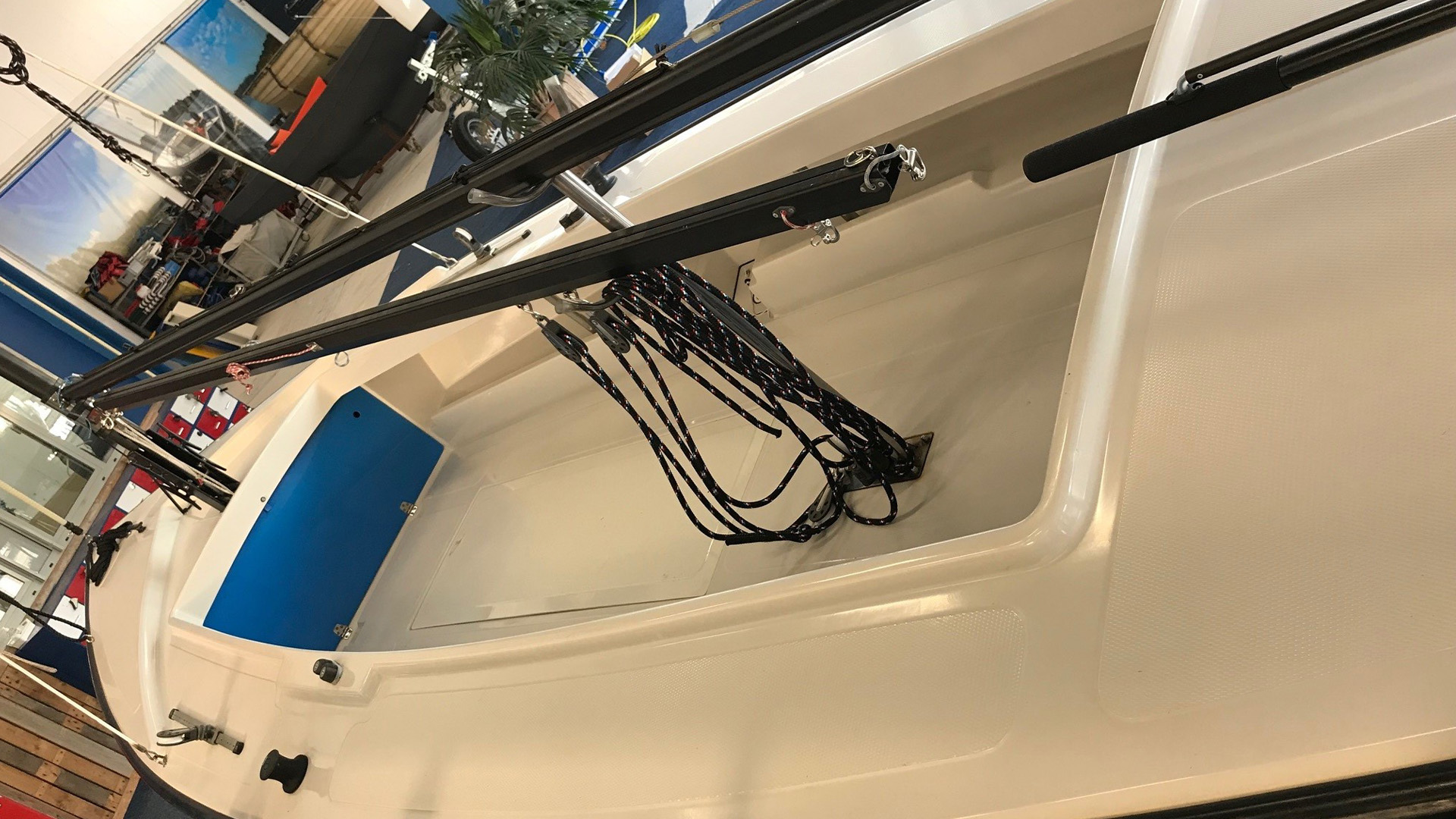 4. Hoora Valk middenblauw 852 gallerij – Occassions – Hoora Yachts