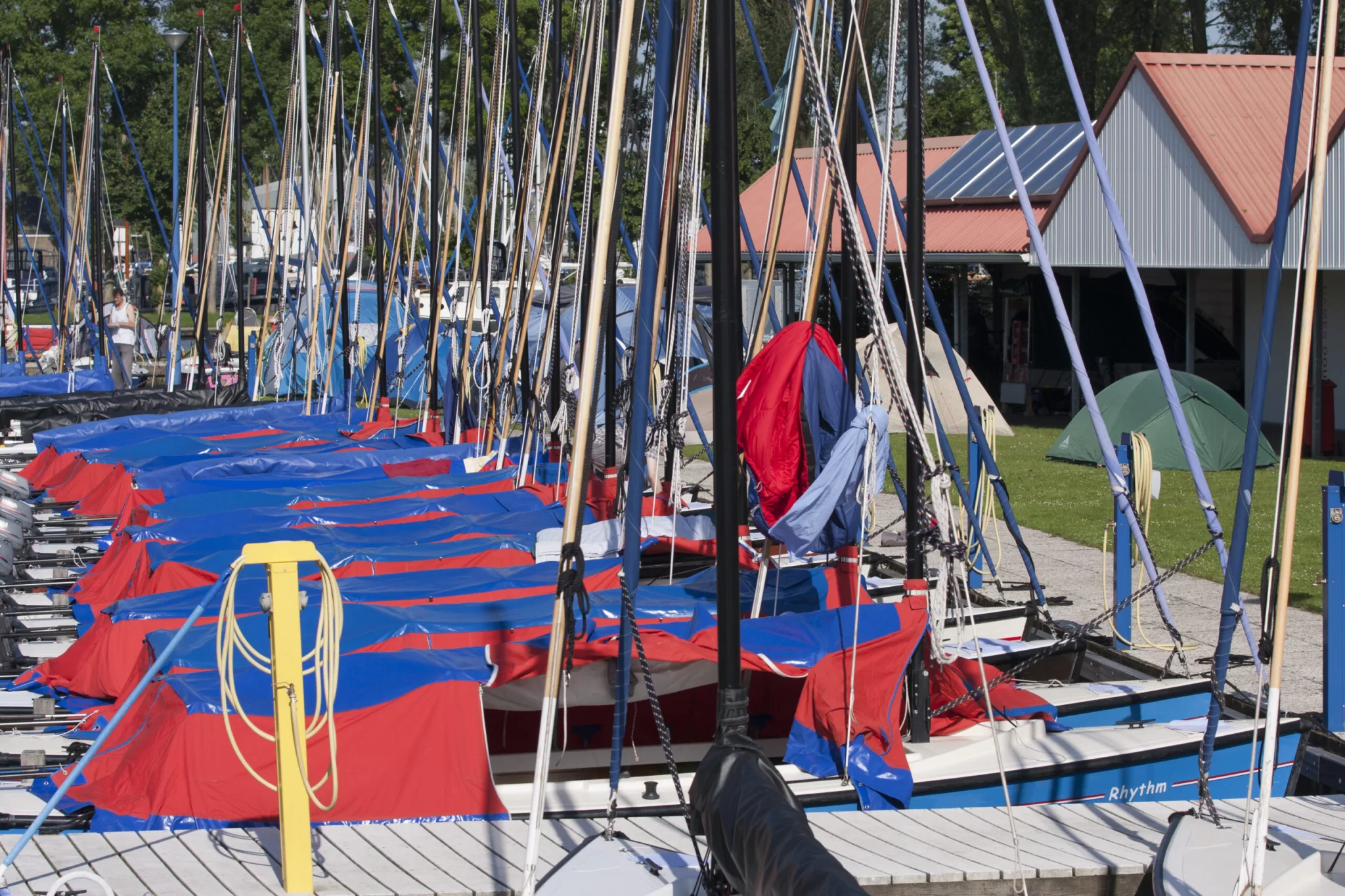 Jachthaven Hoora met tenten